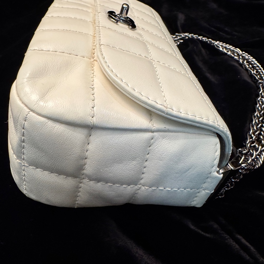 CHANEL Classic White Lambskin Leather Single Flap Shoulder Bag Style 00101 - Picture 8 of 11